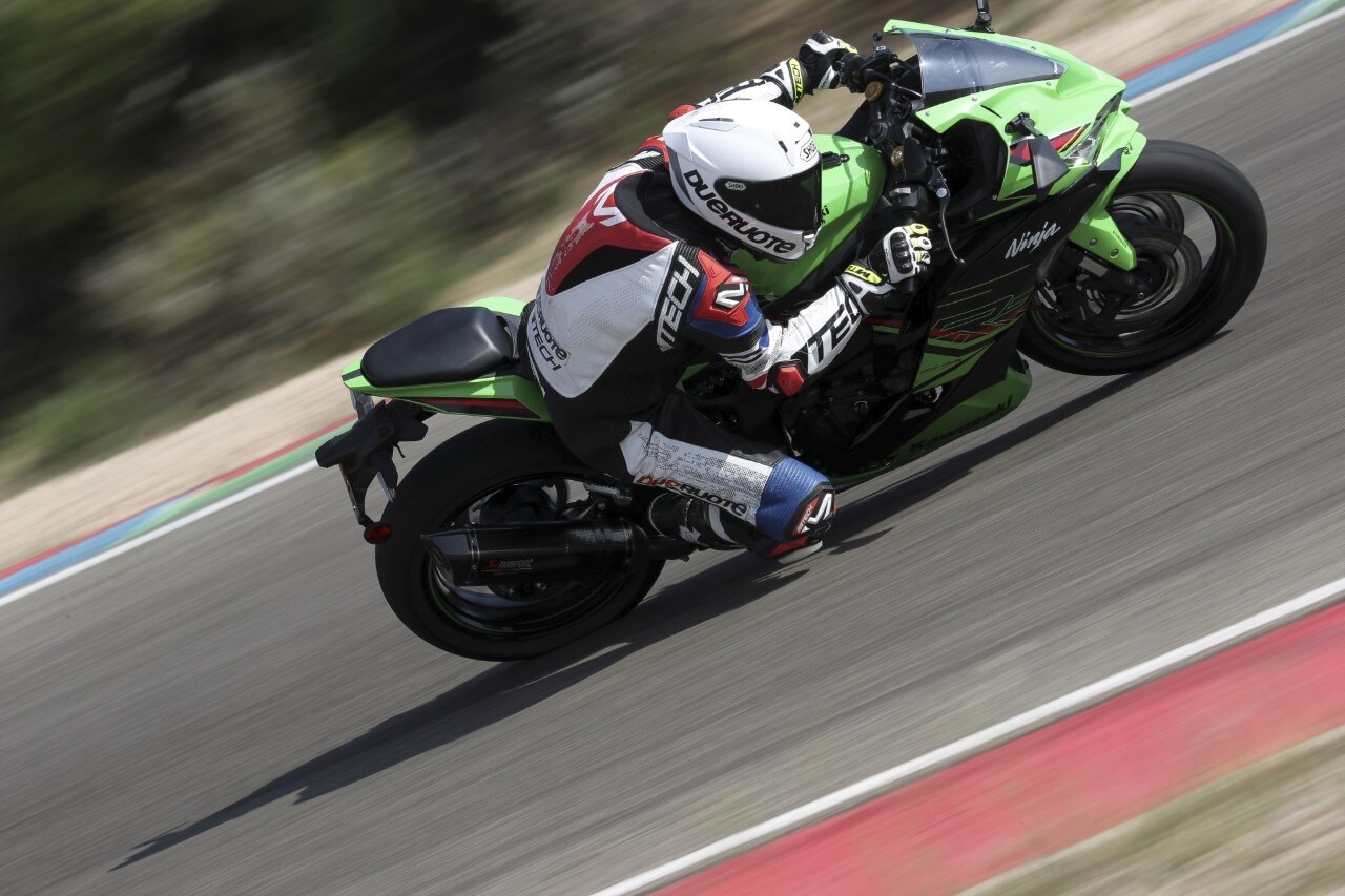 Kawasaki Ninja ZX-4 RR: baby screamer